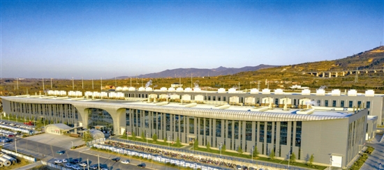 �`���У�����ɫ�a(ch��n)�I(y��)�����I���|(zh��)���l(f��)չ