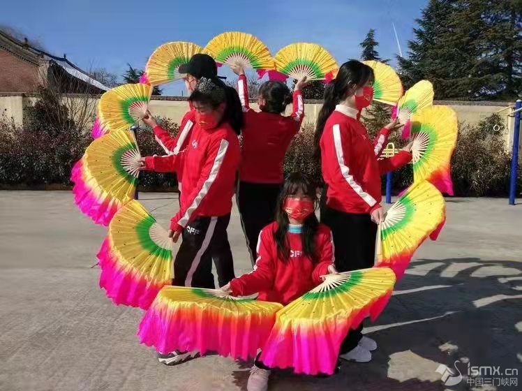 �`���У��Ļ������´�