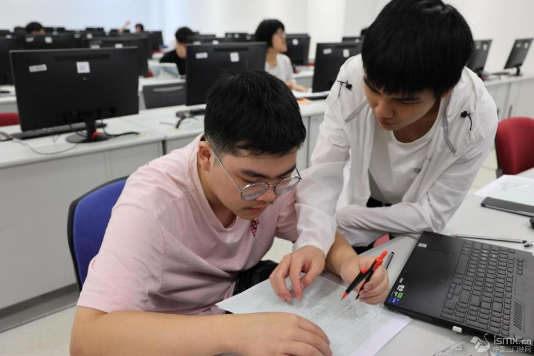 4��14�գ��ڏB�T��W�R��������У��Դ�c�����WԺ�����ƈD�n����ͬ�W������ӑՓ�n�����I(y��)���������Ո�ӛ�� ���� �z��